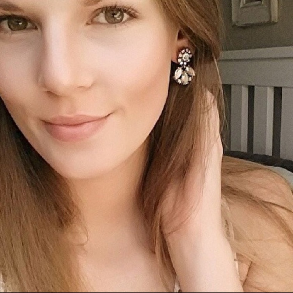 Flower Crystal Earrings - Picture 2 of 8